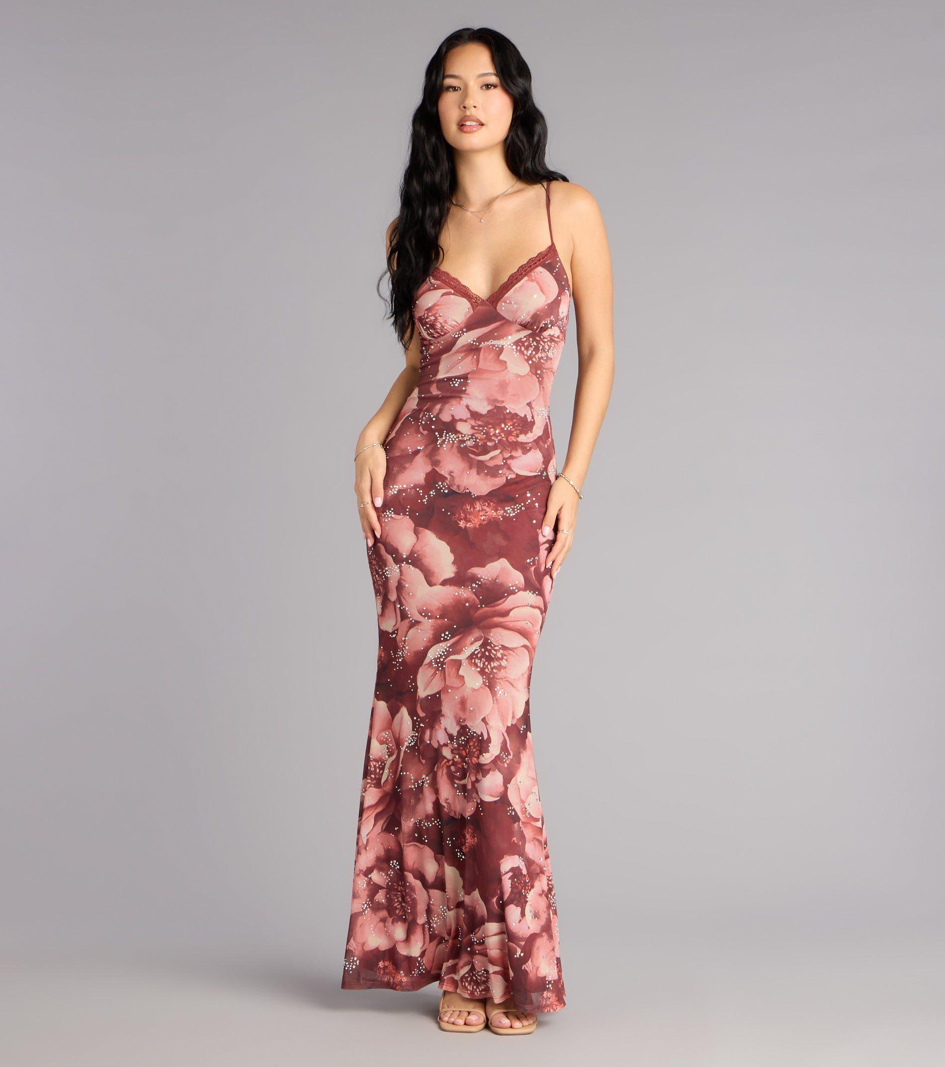 05101-000730_1_MAUVE_03PRINTEDFLORALMESHWITHHEATSTONEANDLACESPAGHETTIHALTERVNECKBARBACKMAXI05101000730052
