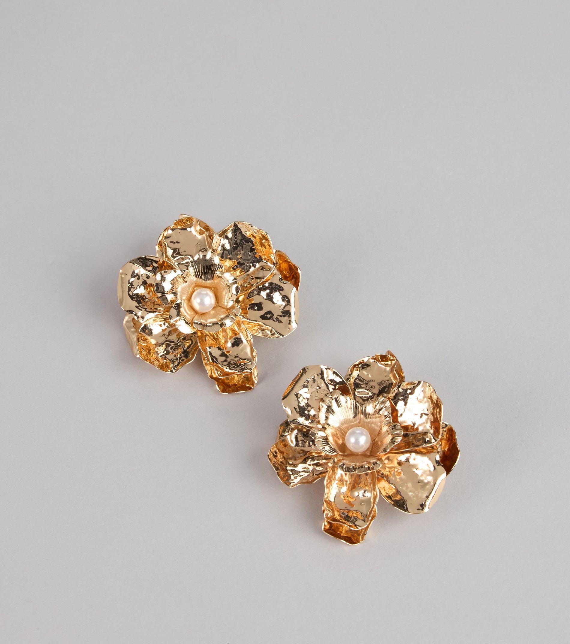 07001-000299_1_GOLD_FloralImpactPearlEarrings_ac3b27b7-82df-41af-93ef-6943843685de